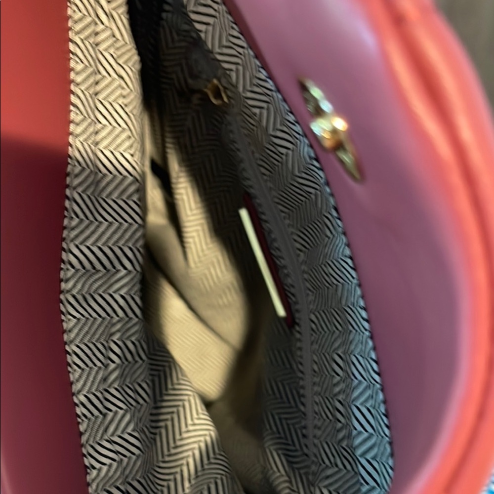 Urban Expressions Quilted Red Shoulder Bag - Picture 10 of 10